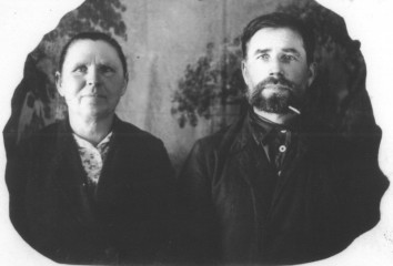 Матрёна Павловна и Андрей Петрович Ушаковы. 1940 г.